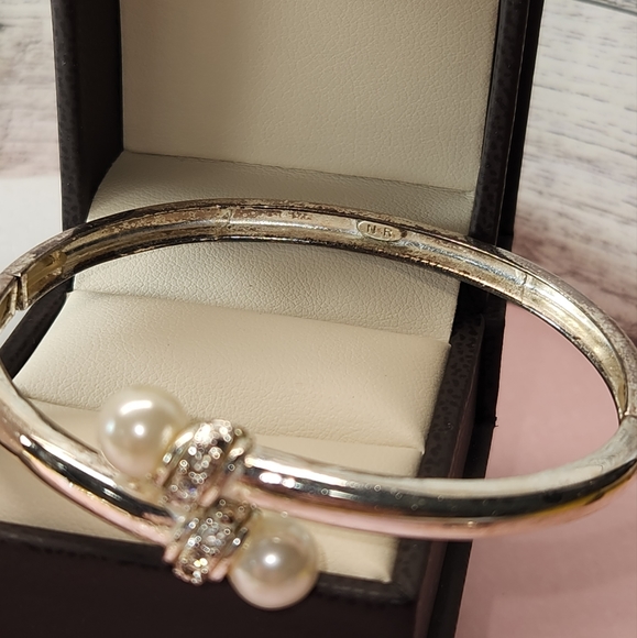 #2092, SIGNED AVON,(jjh) 1965's NECKLACE, BRACELET, EARRINGS, FAUX PEARLS SET, 3 - Picture 7 of 12